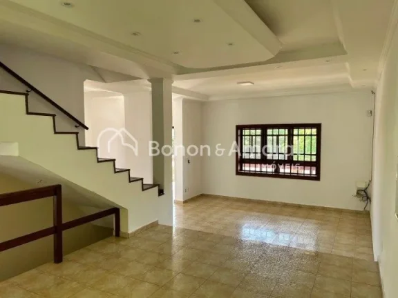 Imagem Descubra o conforto nesta confortável e espaçosa casa localizada no prestigiado bairro do Jardim C...
