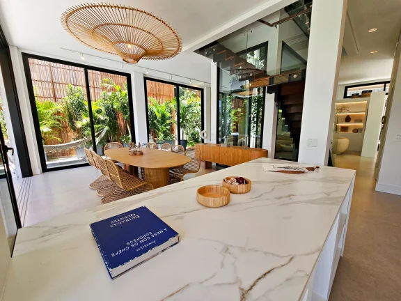 Imagem Residência de luxo no Riviera de São Lourenço Módulo 12: 5 suítes, 3 salas, 8 vagas. Condomínio 5 estrelas com certificação sustentável.