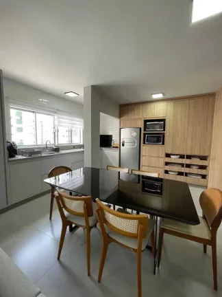 Imagem Apartamento mobiliado com 2 dormitórios sendo 1 suíte e 1 vaga no centro de Balneário Camboriú