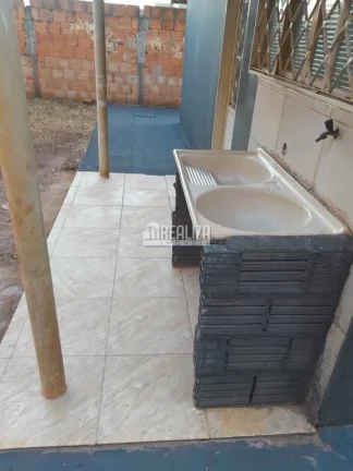 Imagem Vende-se casa com dois quartos no Bairro Monte Castelo- Igarapava/SP