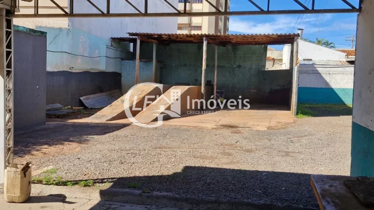 Imagem Excelente Oportunidade! Terreno de Esquina com Potencial Comercial e Residencial