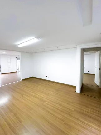 Imagem Casa Comercial para Alugar na Vila Isabel | 195m² com Pé Direito Duplo e Salas Integradas – Ideal para Escritórios, Clínicas e Empresas