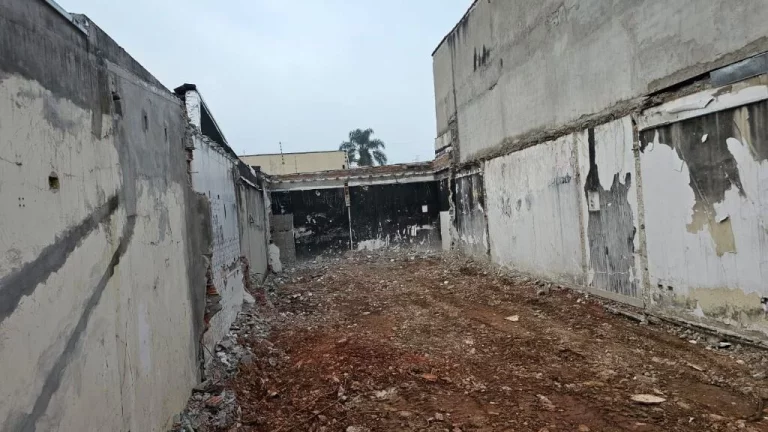 Imagem Terreno à venda, 130 m² por R$ 520.000,00 - Centro - Poá/SP