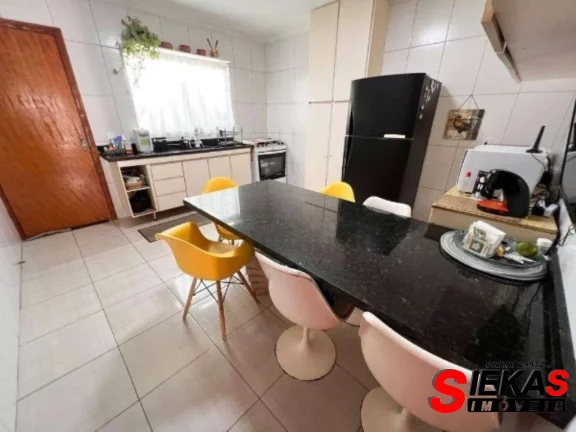 Imagem Imperdível oportunidade de adquirir uma casa de 3 quartos na Vila Carrão, São Paulo - SP: 1 suíte, 1 sala, 1 banheiro, 2 vagas de garagem e 207m² de área.
