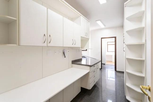 Imagem OPORTUNIDADE IMPERDÍVEL EM PERDIZES ! Apartamento Reformado 114M², 3Q, 3 Suítes, 3 Banheiros, 3 Vagas, Academia, Piscina, Sauna, Lareira, Varanda.