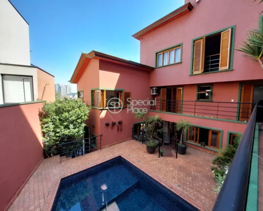 Imagem Charmosa e elegante casa em estilo praiano, com muitas janelas, bem iluminada e arejada disponível ...
