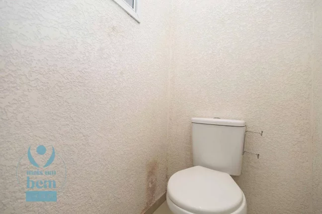 Imagem Sobrado com 3 quartos (1 suíte), 4 vagas de garagem à venda por R$ 780.000 - Pinheirinho - Curitiba/PR