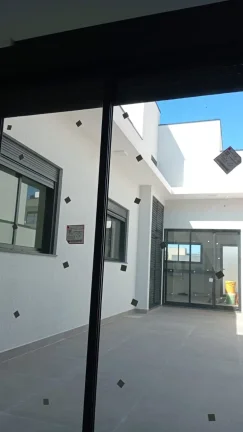 Imagem Casa em Condomínio à Venda em Sorocaba-SP, Wanel Ville: 3 Quartos, 1 Suíte, 3 Salas, 4 Vagas de Garagem, 140m².