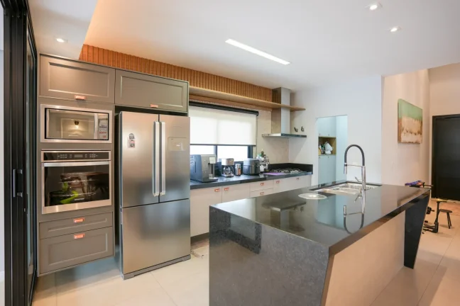 Imagem Casa à venda alto padrão - Área útil 250 m2 com 3 dormitórios sendo 3 suítes - 5 vagas - Condomínio