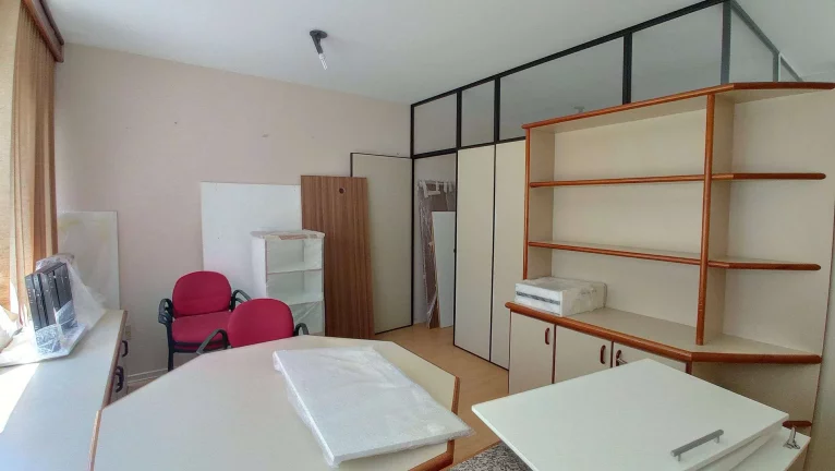 Imagem Sala/Conjunto Comercial à Venda, 60,79m2, Dividida Em 3 salas, Com Vaga de Garagem - Centro, Florianópolis/SC