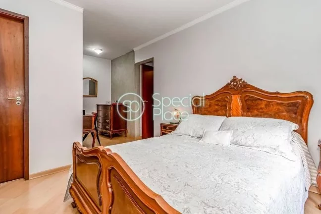 Imagem Ótimo apartamento com 135m² no Brooklin. Amplo living com varanda na copa das árvores, sala de ja...