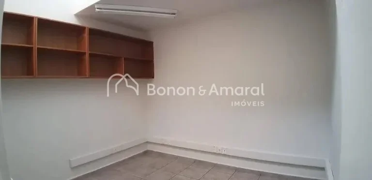 Imagem Imóvel Comercial com 441 m² e 17 salas, terreno de 800,00 metros no Jardim Chapadão - Campinas/SP