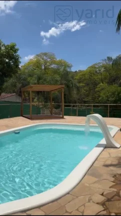 Imagem Chácara à venda em Jundiaí-SP, bairro Ivoturucaia: 2 quartos, 1 suíte, 1 sala, 2 banheiros, 259m². Aproveite essa oportunidade!