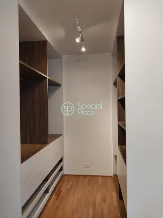 Imagem -Panamby - 433m² de área construída num terreno de 323m - 04 amplas suítes - sendo a principal c...