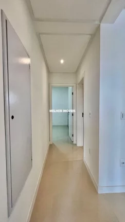 Imagem Apartamento á venda com 3 suítes e 3 vagas localizado no centro de Balneário Camboriú