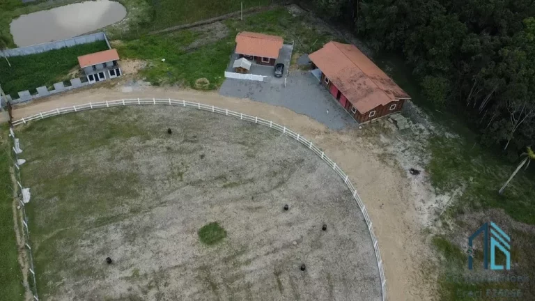 Imagem Sítio/Chácara (Estuda permuta) a venda com casa em Balneário Piçarras SC