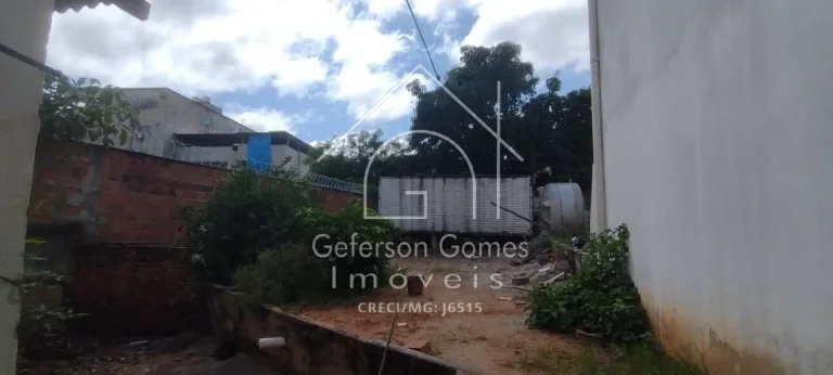 Imagem Casa à Venda - Com 03 Quartos - Centro - Mantena - MG