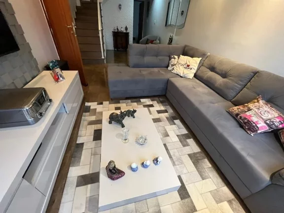 Imagem Sobrado à Venda no Jardim Têxtil - 160 m² - 3 Quartos - 1 Suíte - 4 Vagas de garagem