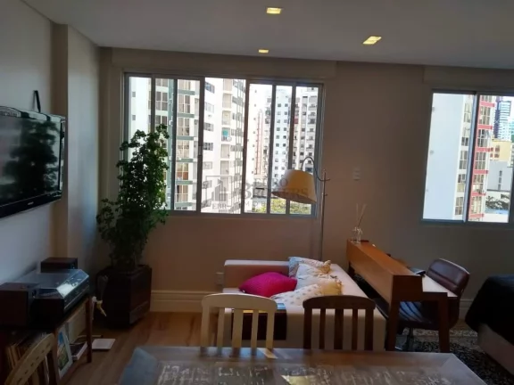 Imagem Flat mobiliado no Centro de Balneário Camboriú.