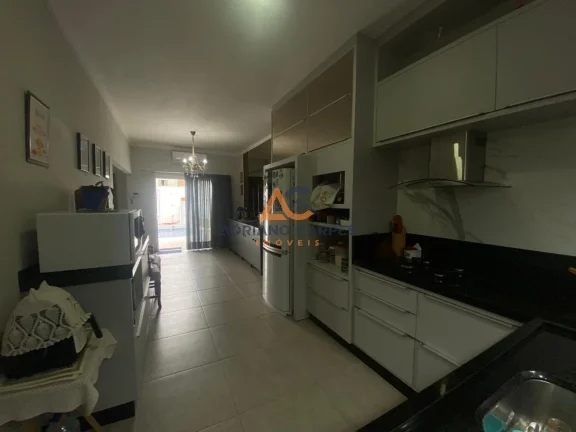 Imagem Casa geminada de 3 dormitórios, sendo 1 suíte master, com escritório e 2 vagas de garagem, localizado no bairro Gravatá - Adriano Carpes Imóveis vende