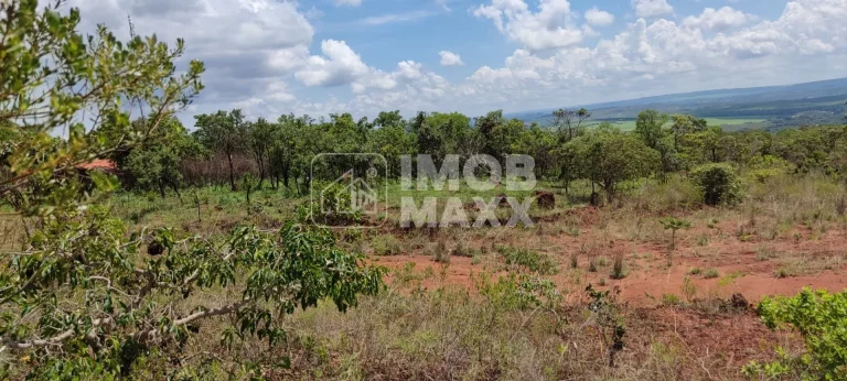 Imagem Chácara a venda NR Euller Paranhos - terra nua - 28000 m² - com nascente - Escriturada e Registrada.