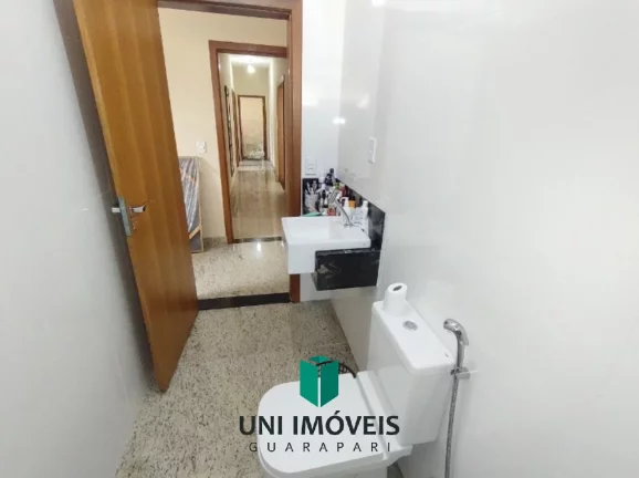 Imagem Linda e ampla casa à venda em Nova Guarapari, 10 minutos a pé da Praia de Peracanga e Bacutia.