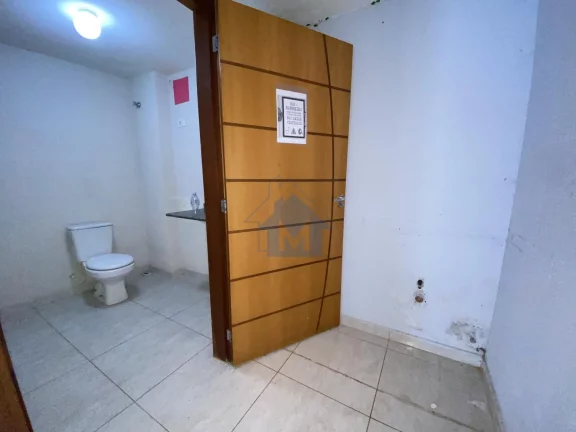 Sala Comercial Térrea no Centro, com mezanino!