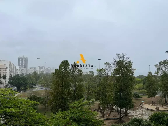 Imagem Flamengo - Rua Oswaldo Cruz - Vendo ótimo apartamento de Sala/Quarto com 64m² - armários - Infraestrutura - 1 vaga - R$900.00,00