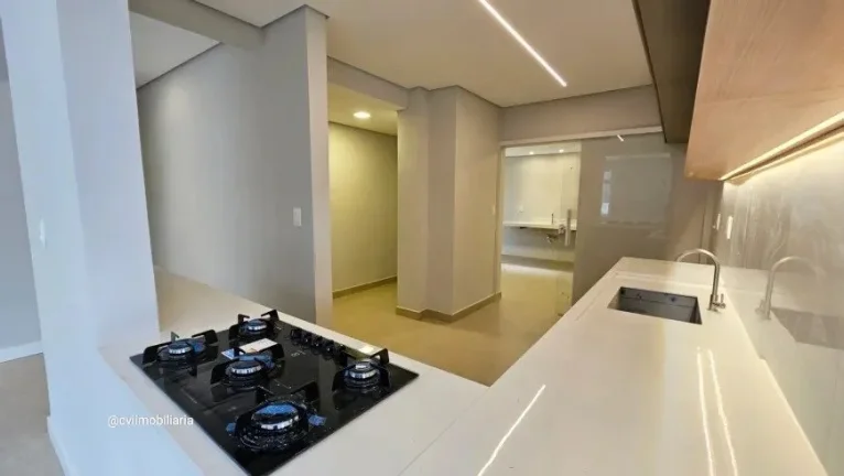 Imagem Apartamento totalmente reformado com grande área privativa.
? Área total de 220m², sendo 153m² i...