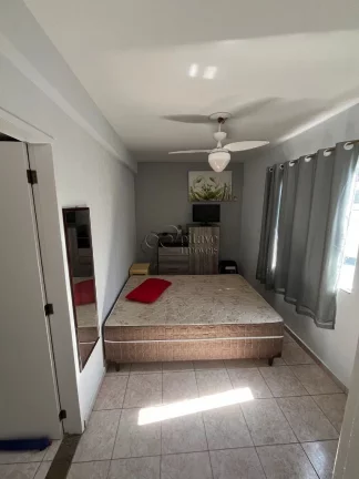Imagem Casa em condomínio de 3 qtos, 1 suíte, varanda e churrasqueira, em condomínio fechado com piscina a venda ou aluguel em Rio das Ostras