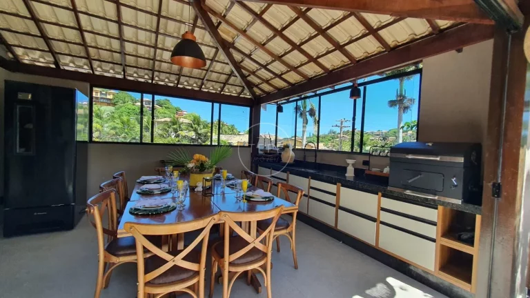 Imagem CASA de 6 SUÍTES em BÚZIOS - Ferradurinha - RJ