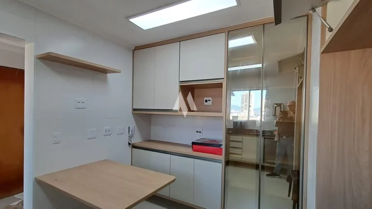 Imagem Apartamento Locação com 3 dormitorios - Ponta Praia / Santos