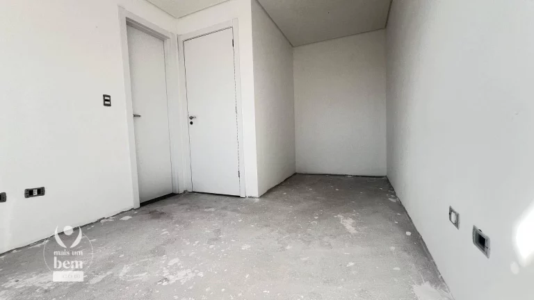 Imagem Sobrado em condomínio fechado, 3 Quartos, suíte, terraço com churrasqueira e 1 vaga a venda no Boqueirão (Estuda Permuta)