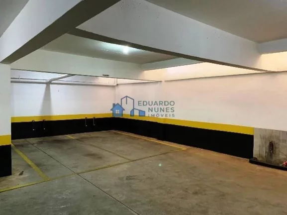 Foto do imóvel: Cobertura em ótimo estado externo, e bem conservado internamente no Carmo.