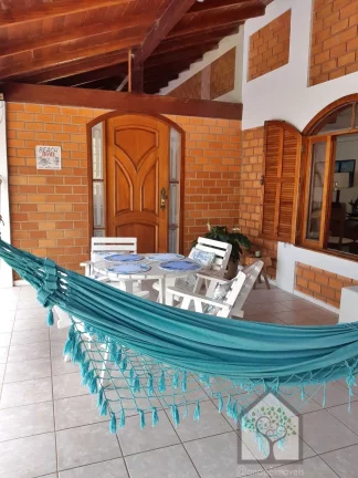 Imagem Casa na quadra da praia de Canasvieiras