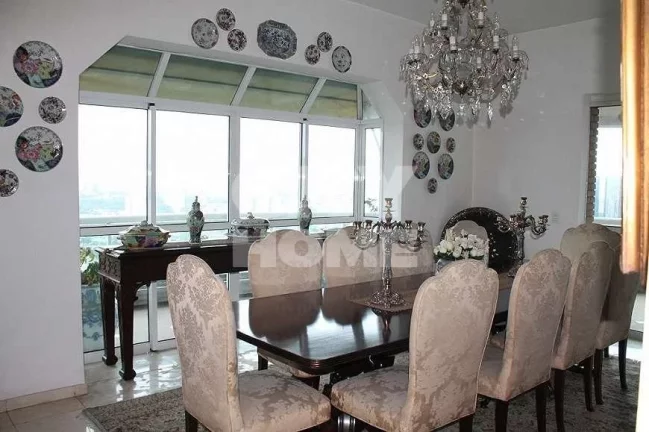 Imagem Excelente apto com 367 m² de área útil no melhor do Panamby. Living enorme, com lareira e varanda...