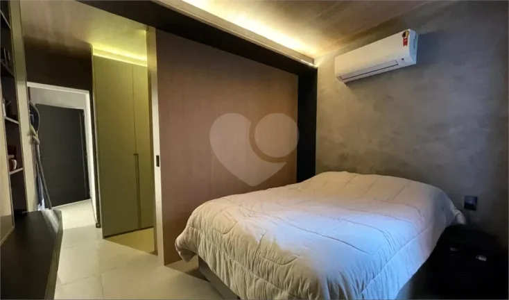 Imagem Sobrado à venda com 3 quartos, sendo 2 suítes, em Butantã, São Paulo - SP
