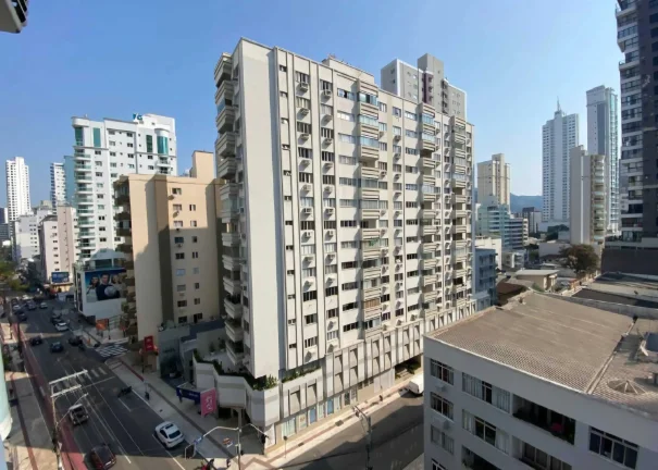 Imagem Apartamento quadra mar com 2 dormitórios e 1 vaga de garagem - Avenida Brasil Balneário Camboriú/SC