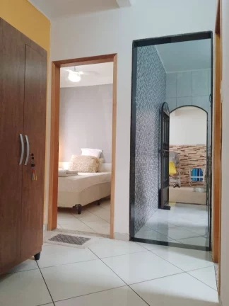 Imagem VENDO ÓTIMA CASA 115M² 2 QUARTOS RUA ANTONIO HOLANDA REALENGO - RJ