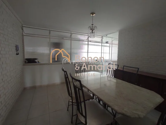 Imagem Amplo apartamento com 3 dormitórios sendo 1 suíte, sala com 2 ambientes, cozinha planejada, área de serviço, suíte de empregada e vaga de garagem