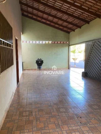 Imagem Casa com 3 dormitórios à venda, 242 m² por R$ 310.000,00 - Setor Planalto - Itumbiara/GO