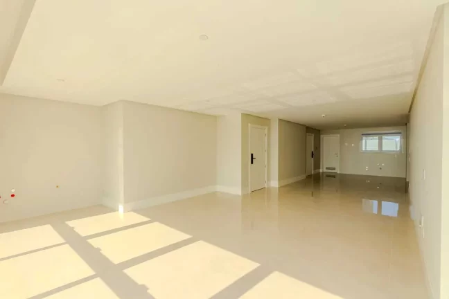 Imagem Apartamento com 4 dormitórios sendo 2 suítes e 4 vagas de garagem em Balneário Camboriú