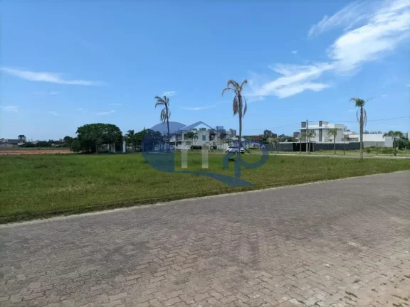 Imagem Casa geminada com 3 dormitórios no Loteamento Morada das Palmeiras em Torres/RS