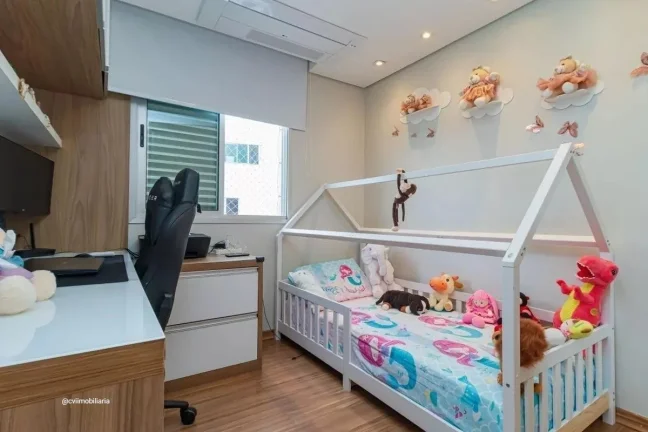 Imagem Este espaçoso apartamento de 167 metros quadrados oferece uma experiência de vida confortável e m...