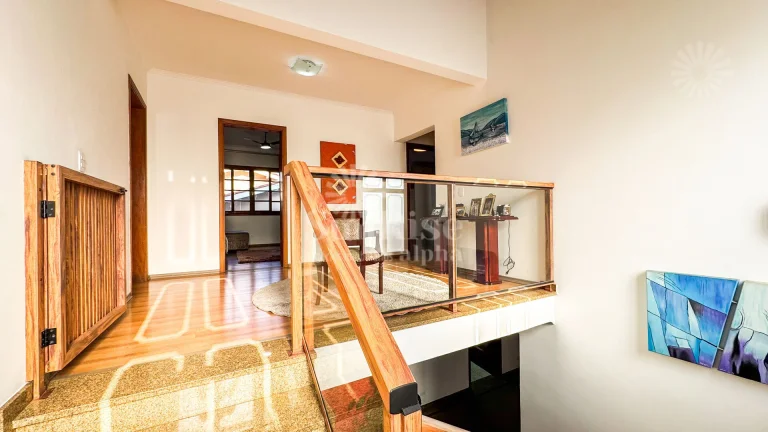 Imagem Casa a venda em Alphaville 11, 4 suítes, 4 vagas, recém reformada por R$3.500.000 Santana de Parnaíba/SP