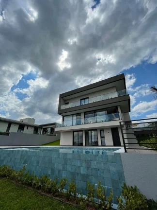 Imagem Casa de Luxo no Condomínio Park View, Campo Largo