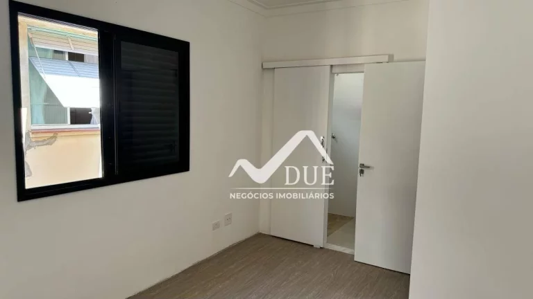 Imagem Village tipo sobrado com 2 suites. 4 banheiros, espaço gourmet para churrasqueira à venda, 89 m² por R$ 810.000 - Boqueirão - Santos/SP