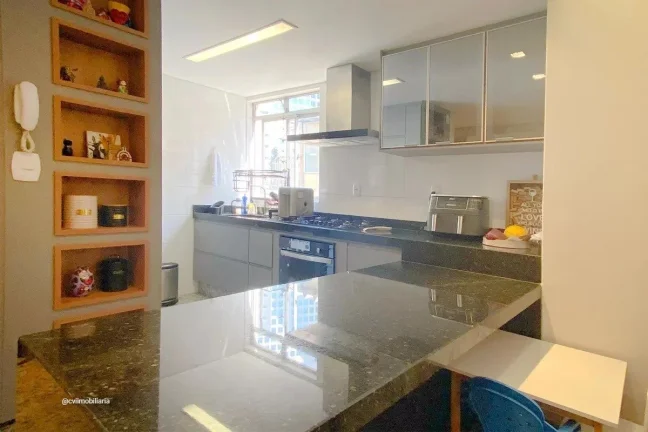 Imagem Este apartamento localizado em Belo Horizonte oferece uma combinação perfeita de conforto e pratic...