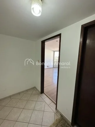 Imagem Em localização privilegiada, este apartamento oferece ambientes amplos, bem arejados e iluminados ...