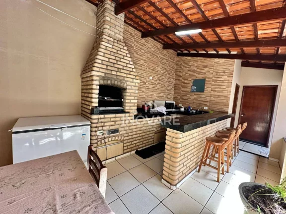 Imagem Casa com 3 dormitórios à venda, 260 m² por R$ 670.000,00 - Setor Social - Itumbiara/GO